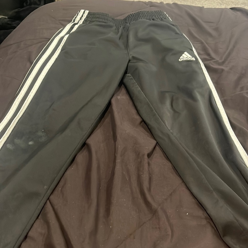 adidas sweats, silty tecture